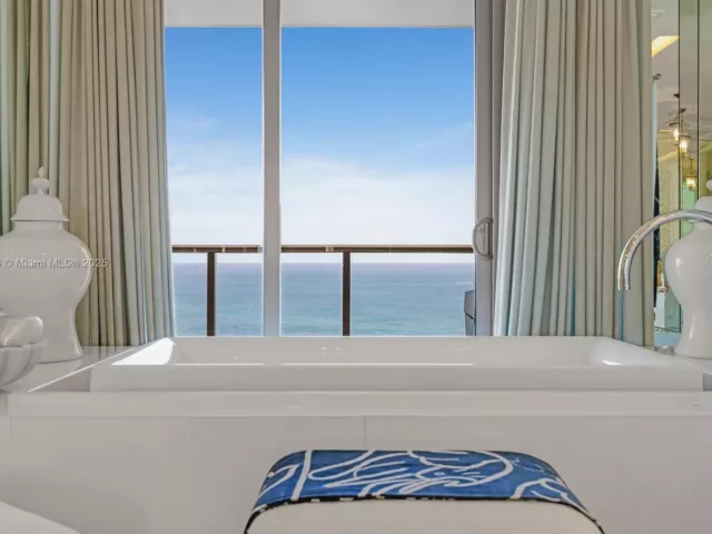 6-bedroom condo for sale in Bal Harbour - 9705 Collins Ave 2102N - MondialRealty