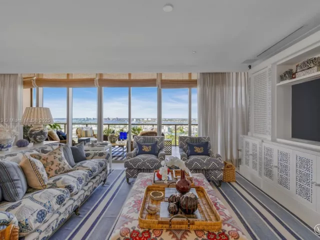 6-bedroom condo for sale in Bal Harbour - 9705 Collins Ave 2102N - MondialRealty