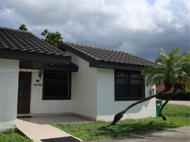 3-bedroom home for sale in Miami - 12059 SW 10th St 201 - MondialRealty