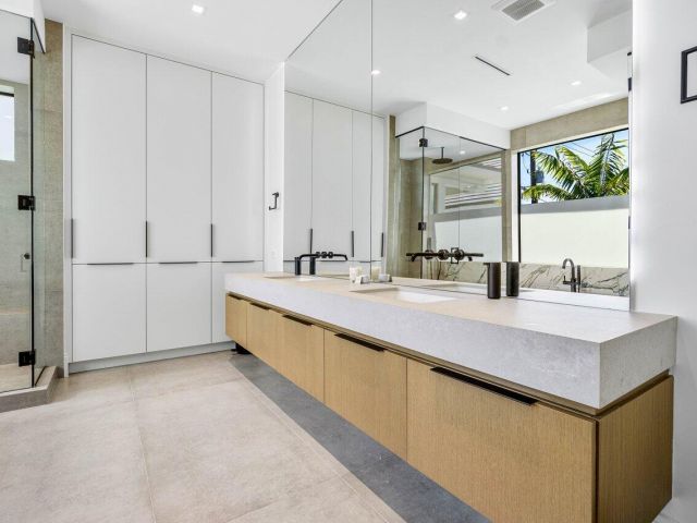 Home for rent at 512 NE 7th Avenue - photo 6719810