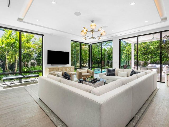 Home for rent at 512 NE 7th Avenue - photo 6719815