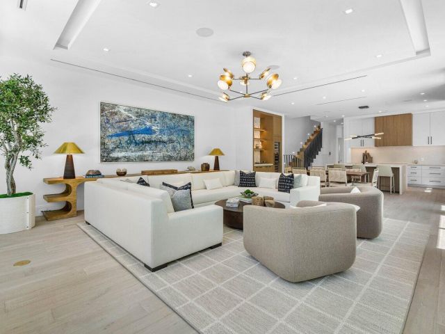 Home for rent at 512 NE 7th Avenue - photo 6719816