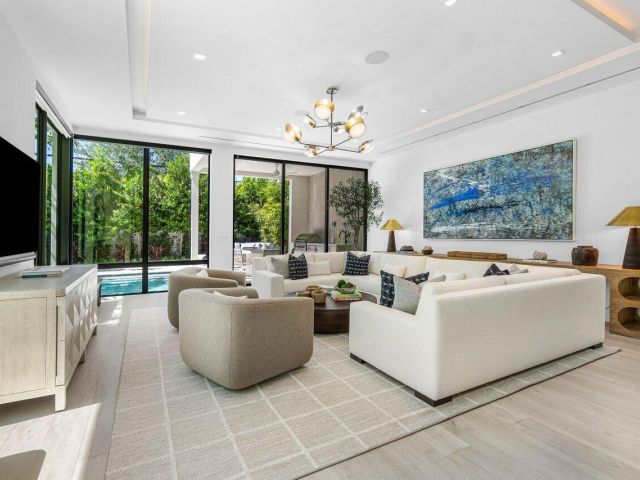 Home for rent at 512 NE 7th Avenue - photo 6719817