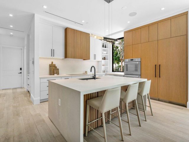 Home for rent at 512 NE 7th Avenue - photo 6719821