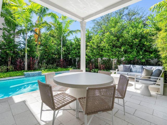 Home for rent at 512 NE 7th Avenue - photo 6719823