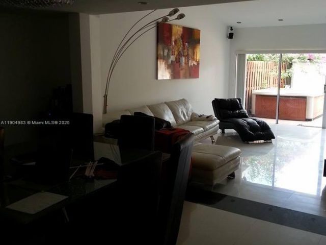 3-bedroom home for rent in Miami - 546 NE 199th Ln 4W - MondialRealty