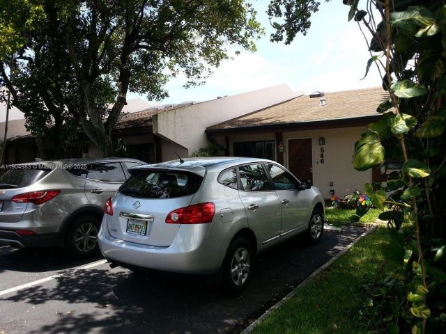 3-bedroom home for rent in Miami - 546 NE 199th Ln 4W - MondialRealty