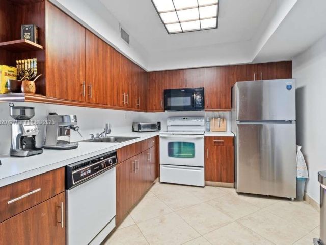 Apartment for sale  Unit #1209 - photo 7438216