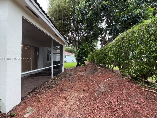 3-bedroom home for sale in Homestead - 540 SE 23rd Ln - MondialRealty