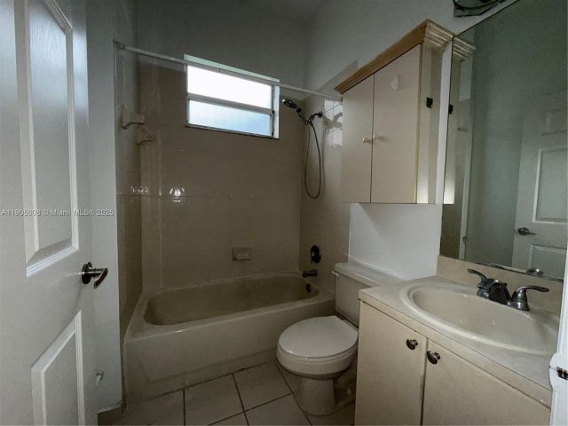 3-bedroom home for sale in Homestead - 540 SE 23rd Ln - MondialRealty