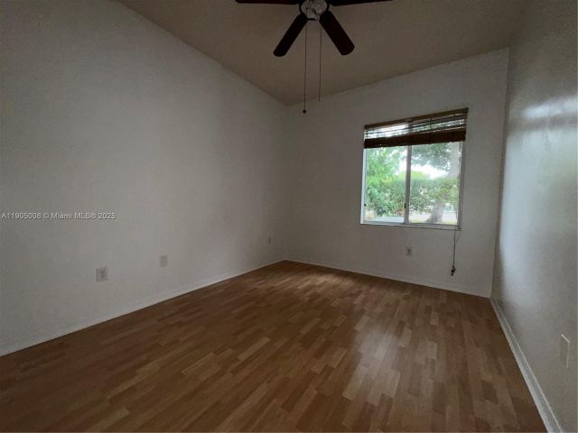 3-bedroom home for sale in Homestead - 540 SE 23rd Ln - MondialRealty