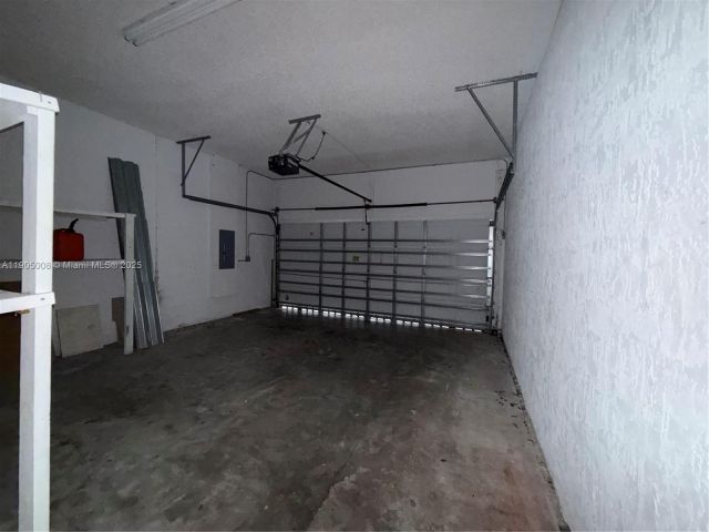 3-bedroom home for sale in Homestead - 540 SE 23rd Ln - MondialRealty