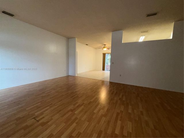 3-bedroom home for sale in Homestead - 540 SE 23rd Ln - MondialRealty