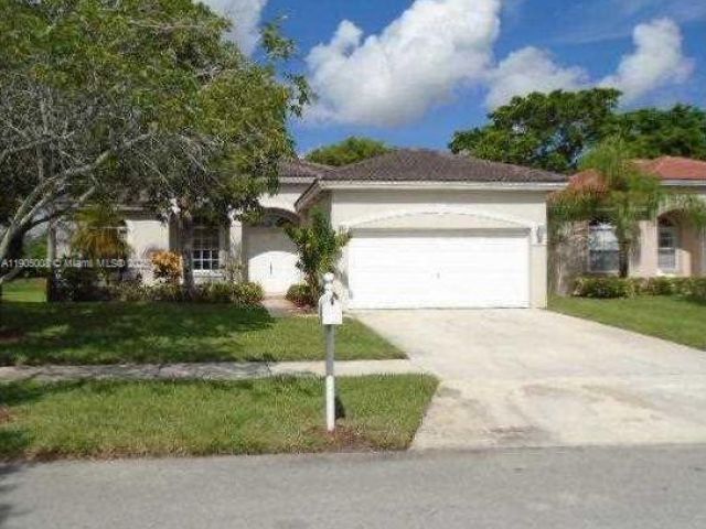 3-bedroom home for sale in Homestead - 540 SE 23rd Ln - MondialRealty