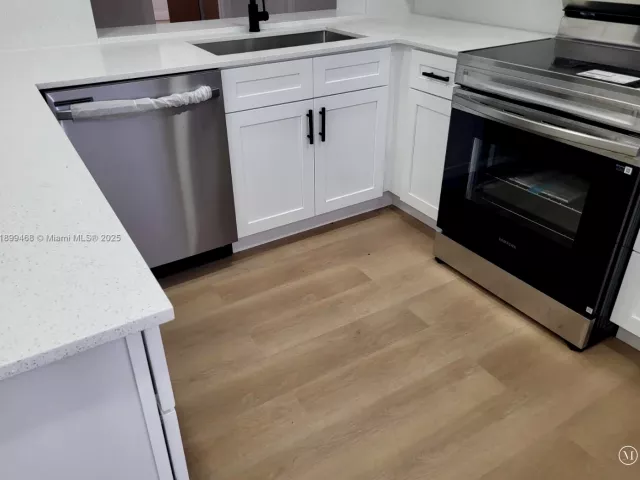 3-bedroom home for sale in Deerfield Beach - 651 SW 14th St - MondialRealty