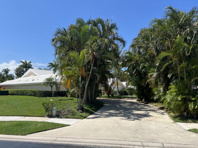 Home for sale at 2387 Oak Tree Lane - photo 6721120