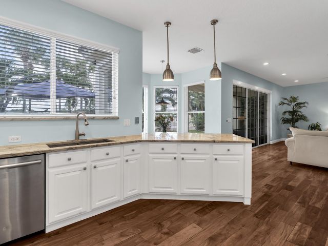 Home for sale at 1219 Avondale Lane - photo 6722117