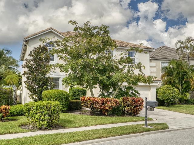 Home for sale at 1219 Avondale Lane - photo 6722130