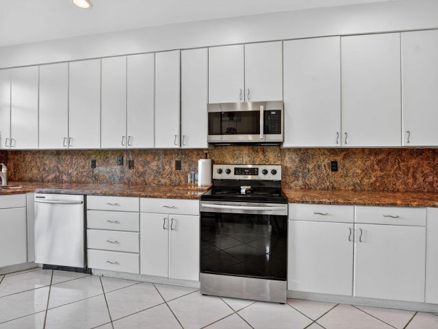 Home for sale at 2565 NW 52nd Street - photo 6759546