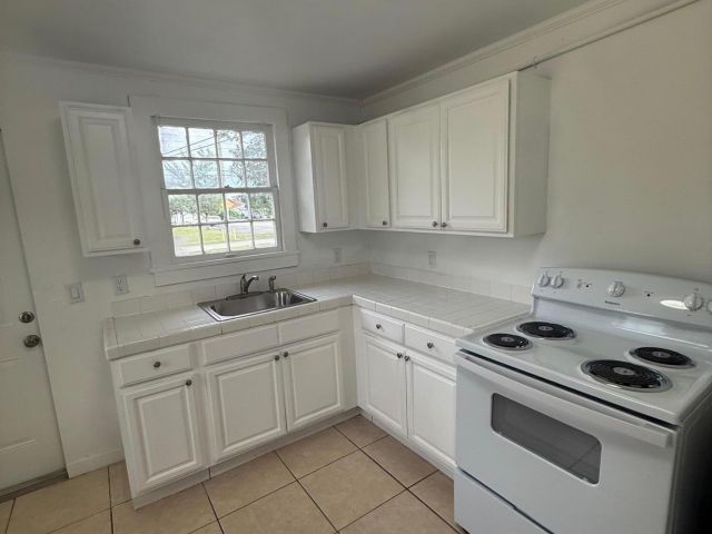 Home for rent at 33 SW 12th Avenue - photo 6919167