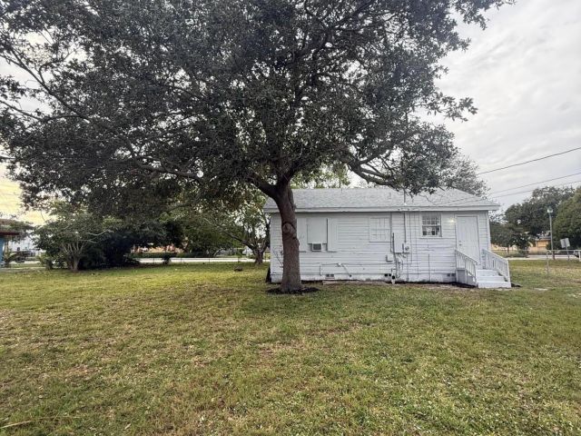 Home for rent at 33 SW 12th Avenue - photo 6919172