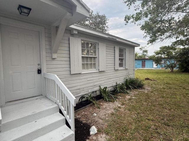 Home for rent at 33 SW 12th Avenue - photo 6919175