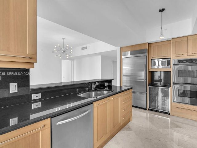 Apartment for sale  Unit #2703 - photo 6723274