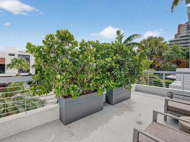 4-bedroom home for sale in Fort Lauderdale - 2401 N Atlantic Boulevard - MondialRealty