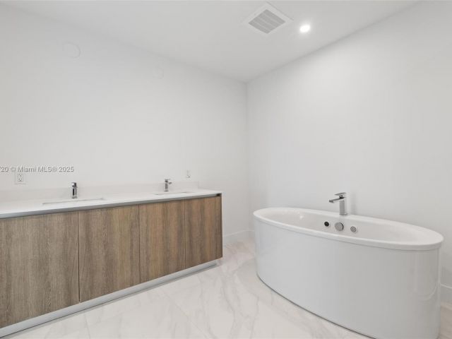 Apartment for sale  Unit #501 - photo 6724031