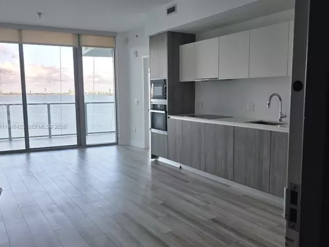 Apartment for sale  Unit #906 - photo 6724617