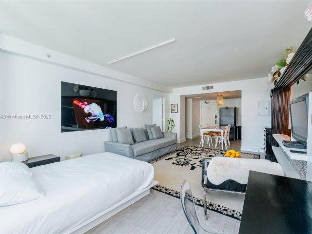 Apartment for sale  Unit #1004 - photo 6724124