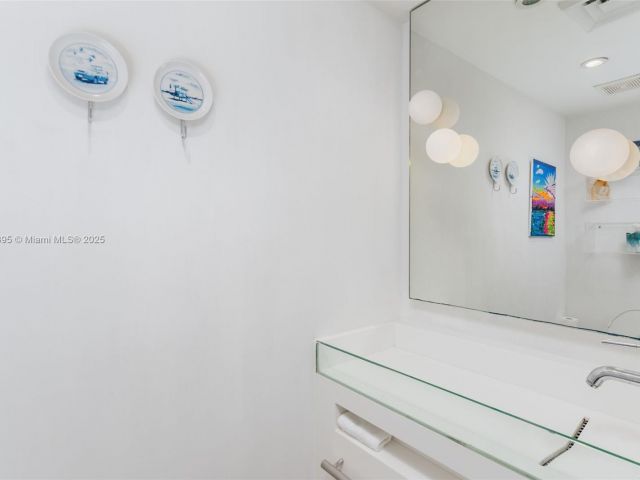 Apartment for sale  Unit #1004 - photo 6724131