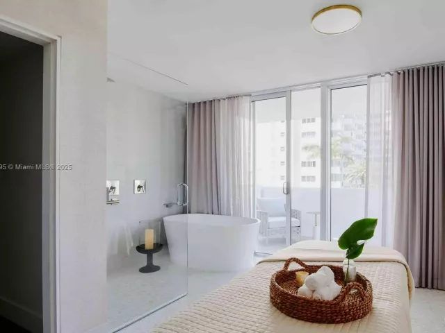 1-bedroom condo for sale in Miami Beach - 1100 West Ave 1004 - MondialRealty