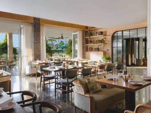 1-bedroom condo for sale in Miami Beach - 1100 West Ave 1004 - MondialRealty