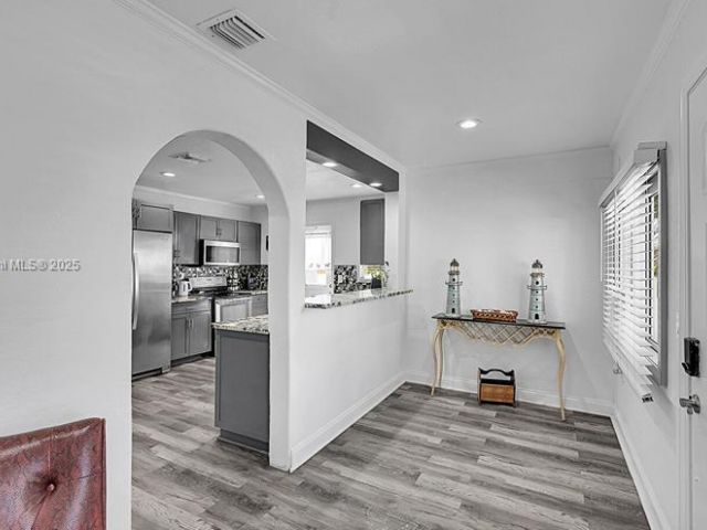 2-bedroom home for sale in West Palm Beach - 422 49th St - MondialRealty