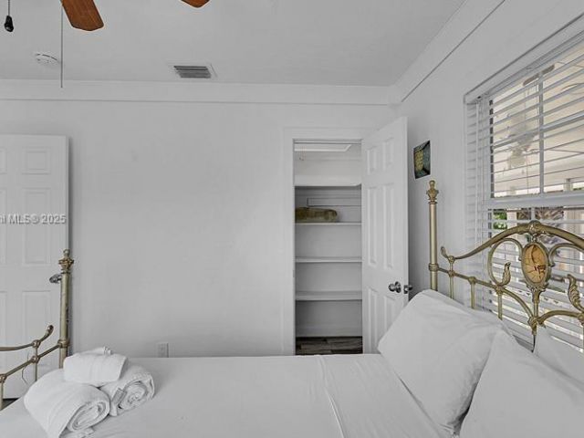 2-bedroom home for sale in West Palm Beach - 422 49th St - MondialRealty