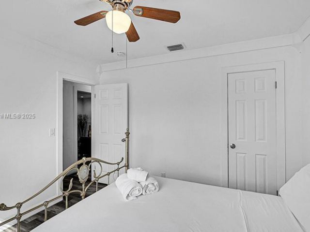 2-bedroom home for sale in West Palm Beach - 422 49th St - MondialRealty