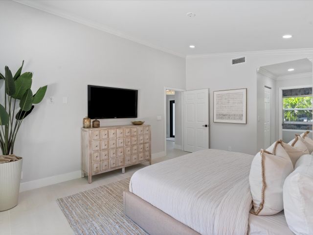 Home for sale at 1132 NE 3rd Avenue - photo 6748758