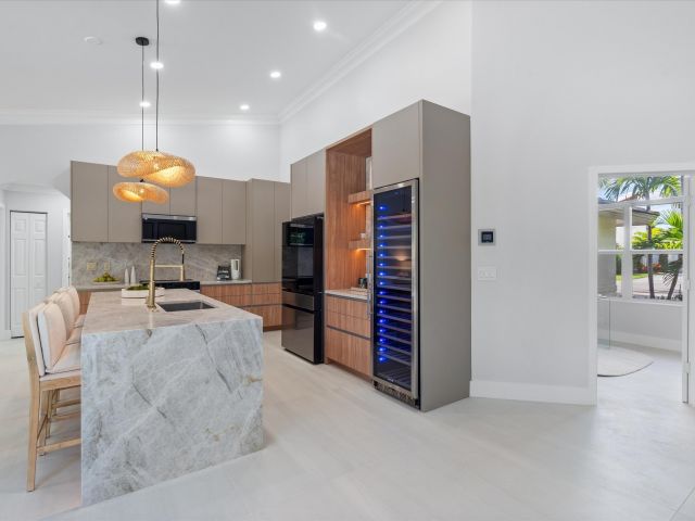 Home for sale at 1132 NE 3rd Avenue - photo 6748766