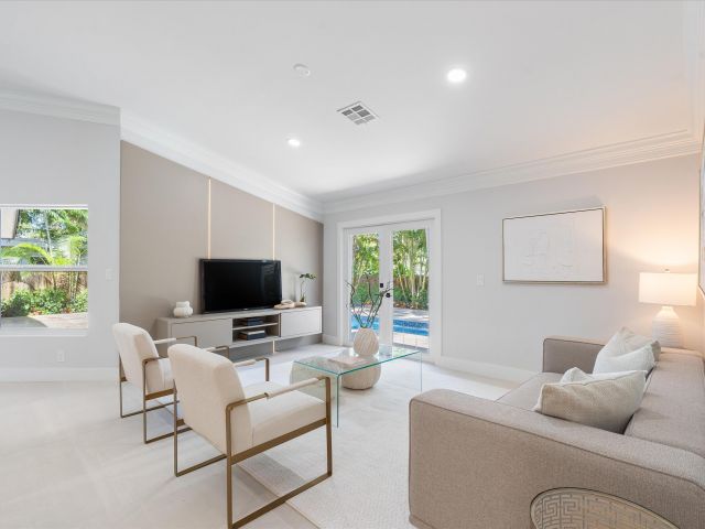 Home for sale at 1132 NE 3rd Avenue - photo 6748768