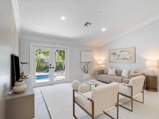 Home for sale at 1132 NE 3rd Avenue - photo 6748770