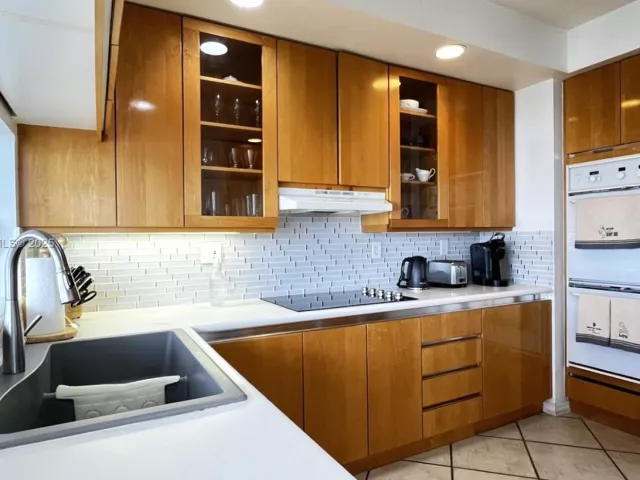 2-bedroom condo for sale in Aventura - 21150 Point Pl 1202 - MondialRealty