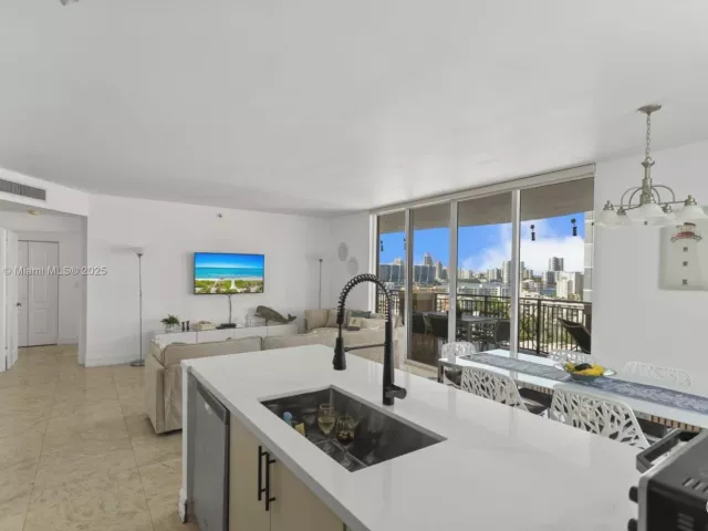 3-bedroom condo for rent in Sunny Isles Beach - 17555 Atlantic Blvd PH7 - MondialRealty