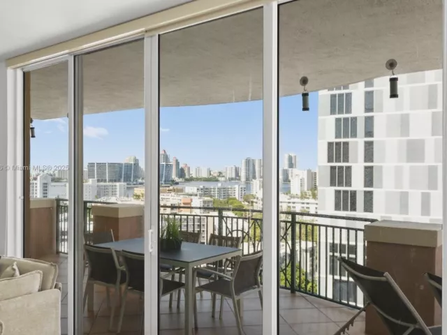 3-bedroom condo for rent in Sunny Isles Beach - 17555 Atlantic Blvd PH7 - MondialRealty