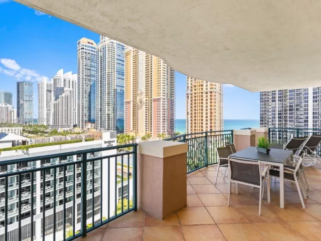 3-bedroom condo for rent in Sunny Isles Beach - 17555 Atlantic Blvd PH7 - MondialRealty