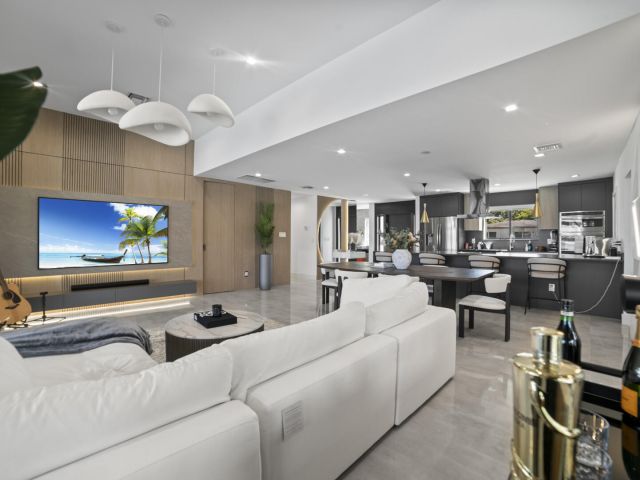 Home for sale at 2511 NE 209th Terrace - photo 6723653