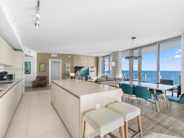 Apartment for sale  Unit #1001 - photo 6724342