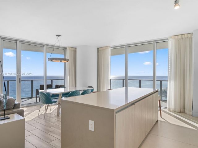 Apartment for sale  Unit #1001 - photo 6724343