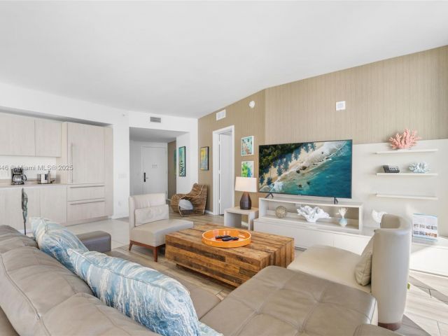 Apartment for sale  Unit #1001 - photo 6724344