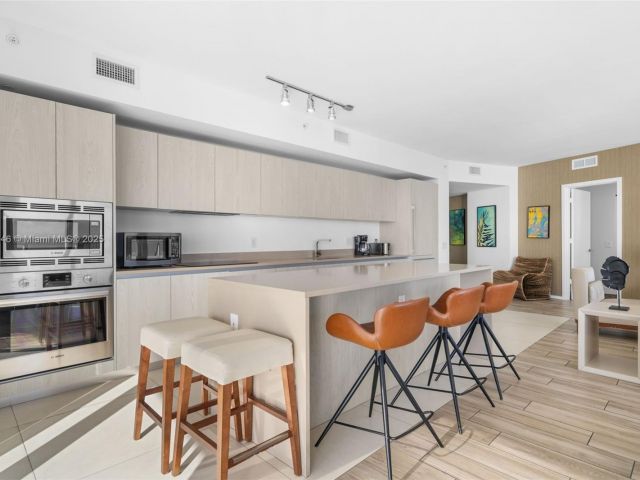 Apartment for sale  Unit #1001 - photo 6724345